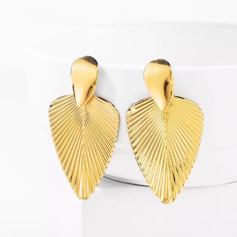 🎀New Spring Leaves Gold Mirror Elegant Earrings🎁